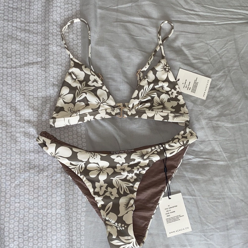 Acacia Huahine BNWT Set
